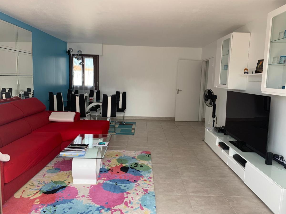 Grand Appartement A Louer Vue Sur Seine Melun Esterno foto